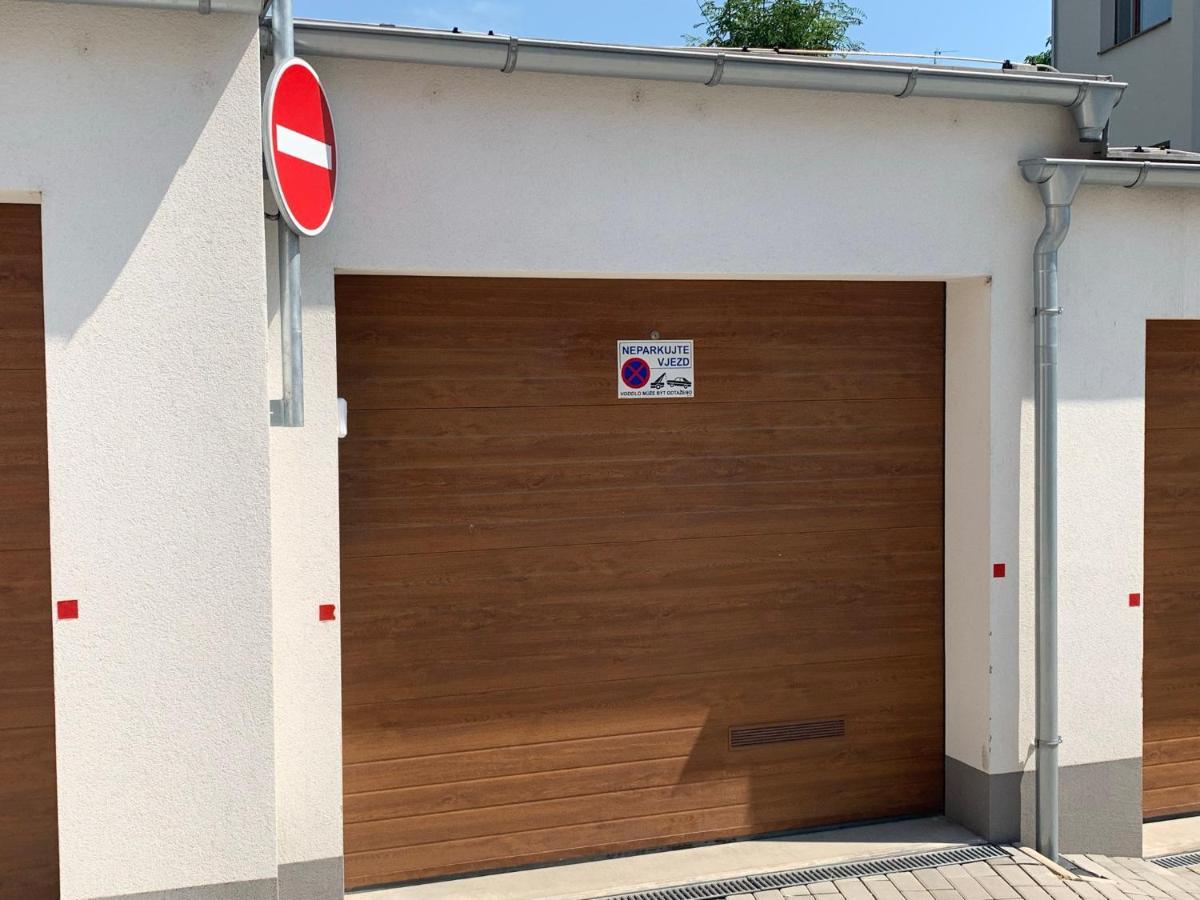 Kelleruv Mlyn - Apartman S Vlastni Garazi, Znojmo Centrum エクステリア 写真